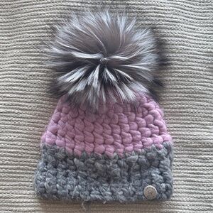 Stylish Knit Beanie with Pom Pom
